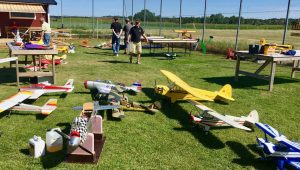 Bilder från Lidköpings Modellflygklubbs verksamhet